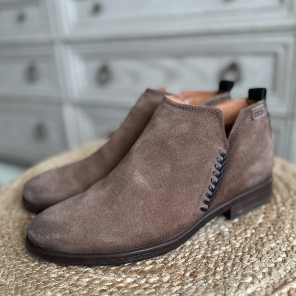 Pikolinos Women’s Ordino Suede Ankle Boot - Picture 12 of 13